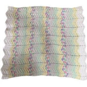 VTG‎ Handmade Crochet Baby Chevron Zig Zag Pattern Quilt Pastel Throw Blanket